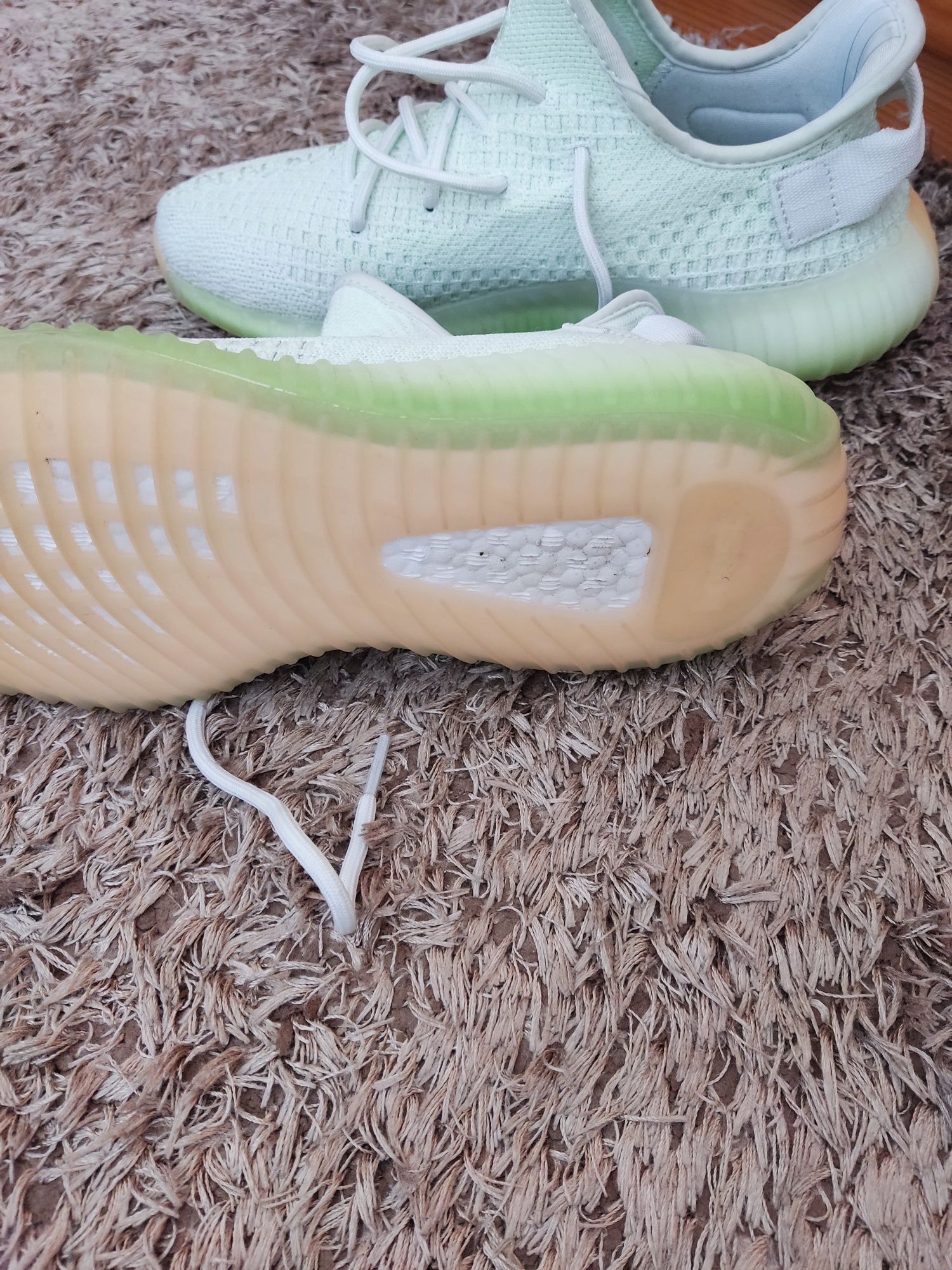 Adidas Yeezy Boost hyperspace