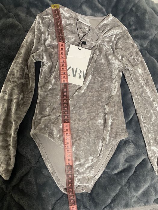 Оксамитове боді сірого кольору Zara