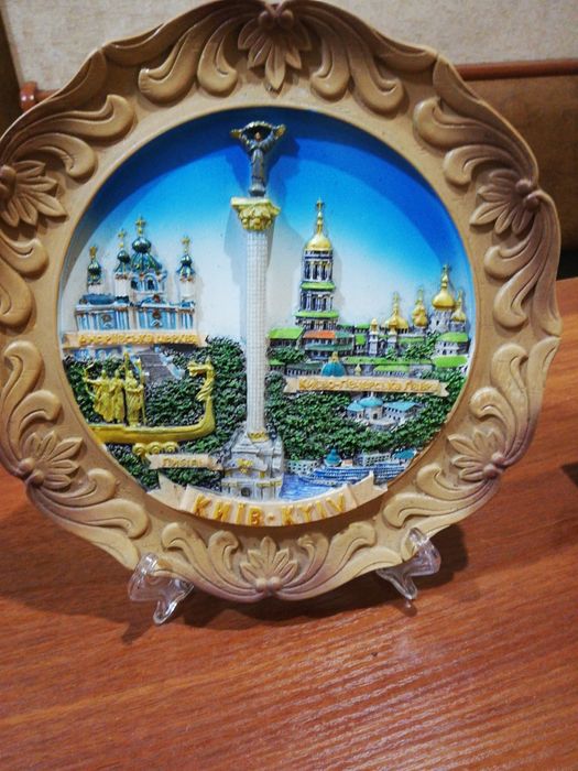 Сувениры тарелки