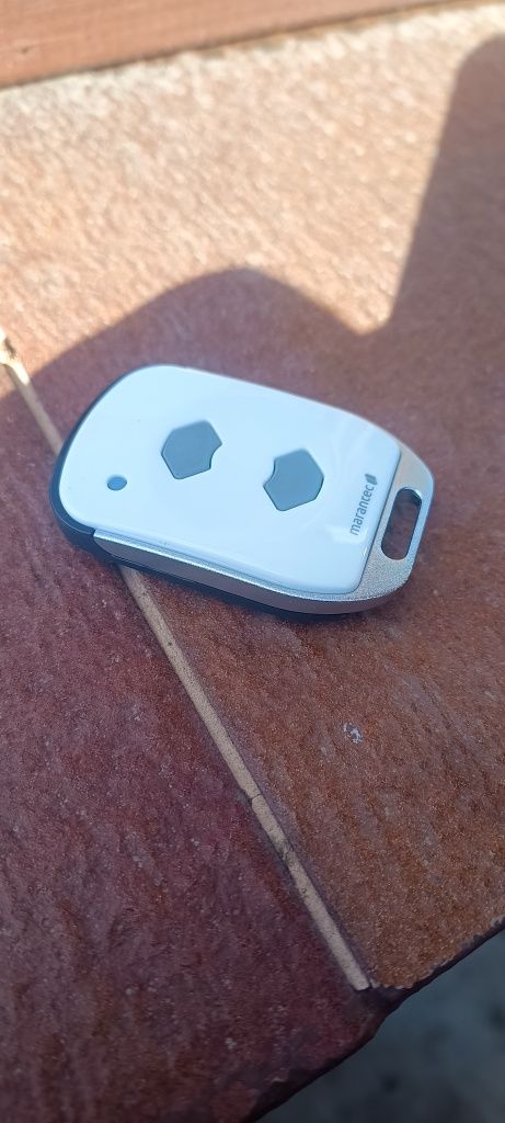 Napęd Solarny do bramy garażowej Akumulatorowy Marantec Comfort 260 z
