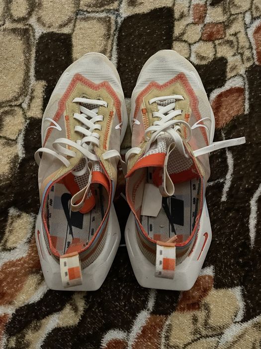 Продам крассовки Nike