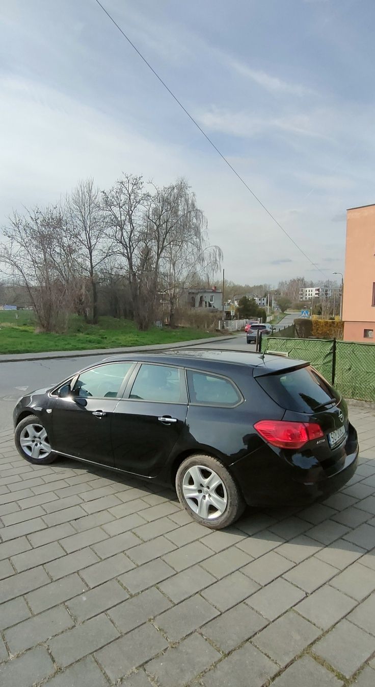 Opel Astra J-2011r, 1.7d. Nowy Rozrząd. Pilne. Serwisowany.