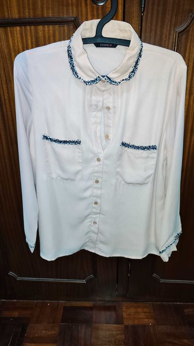 Camisa feminina ESSENXA – Elegância com toque moderno (Tamanho L)