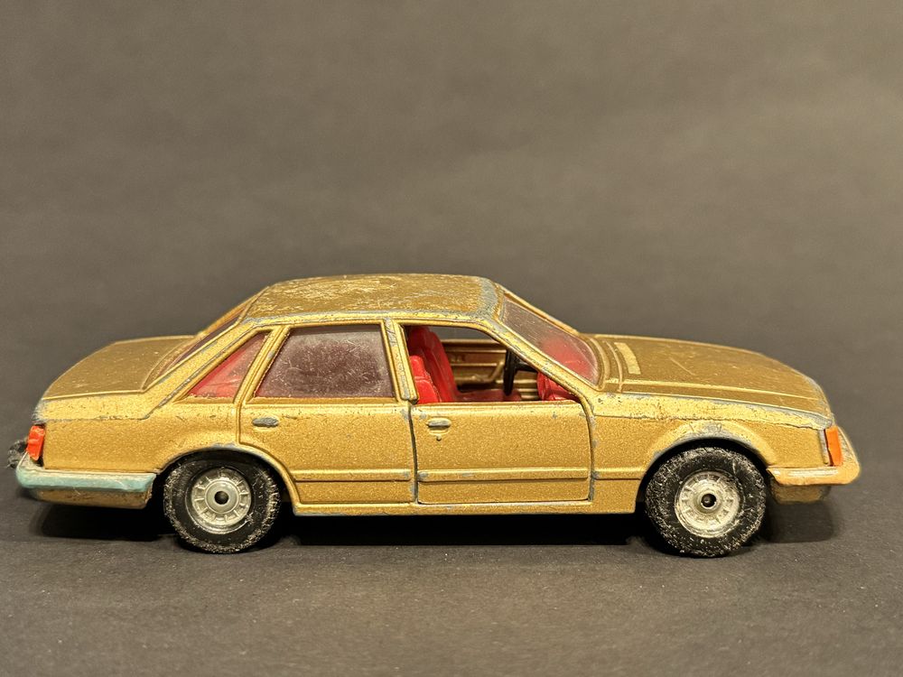 Opel Senator Corgi