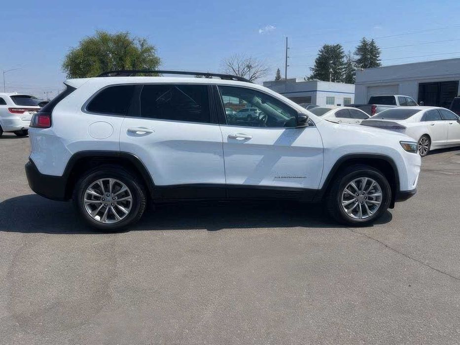 Jeep Cherokee Latitude Lux      2022
