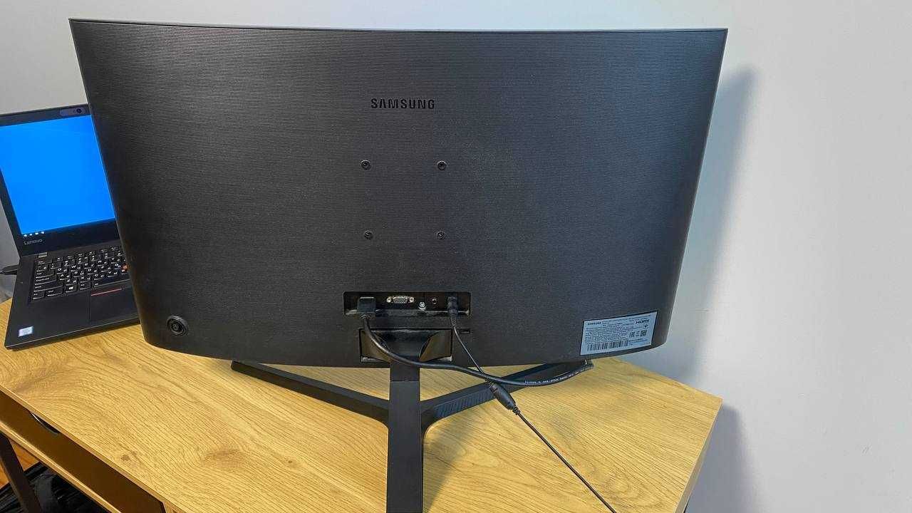 Монитор Samsung 27" Curved полный комплект C27F396F (LC27F396FHIXCI)