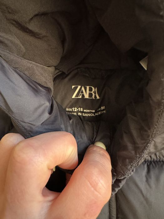 курточка Zara чорна  для хлопчика