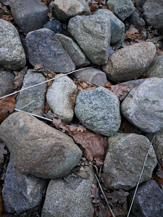 Kamień polny rozbiórkowy.