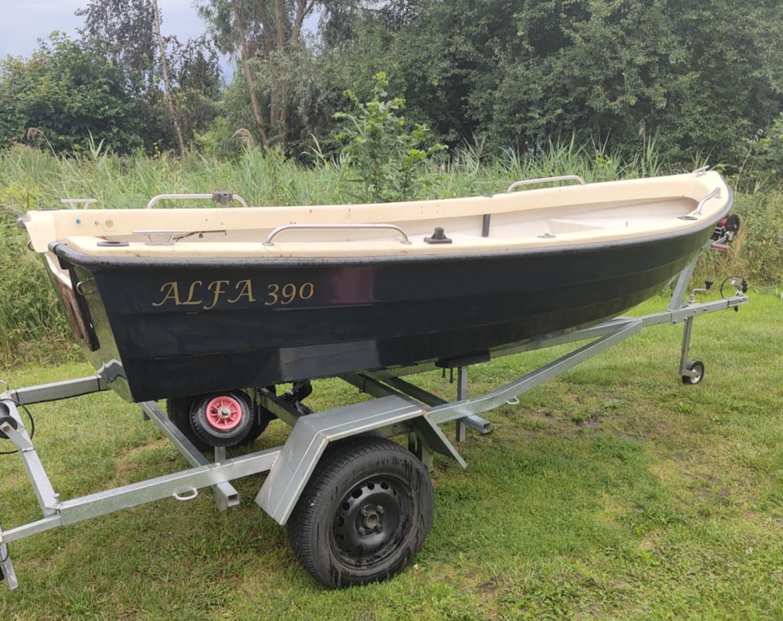 Łódź łódka wędkarska Alfa 390