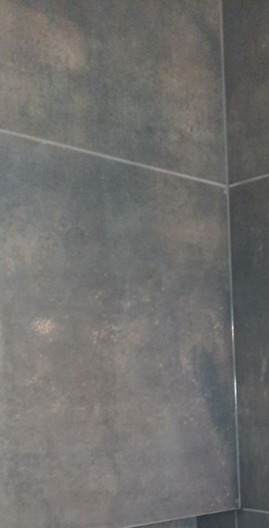 Duże szare płytki 60x120
