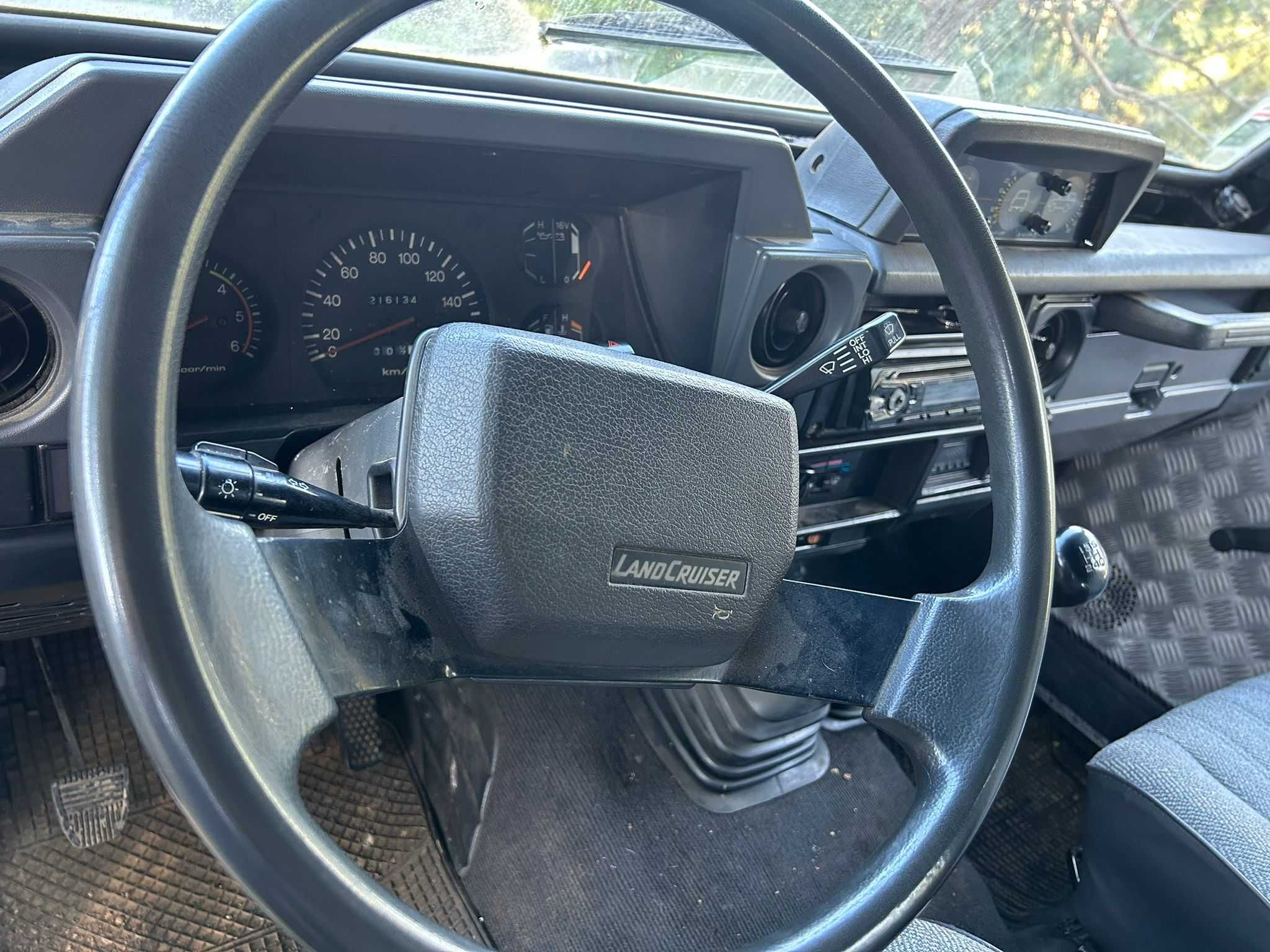Toyota Land Cruiser Série 70 SWB (Hardtop)