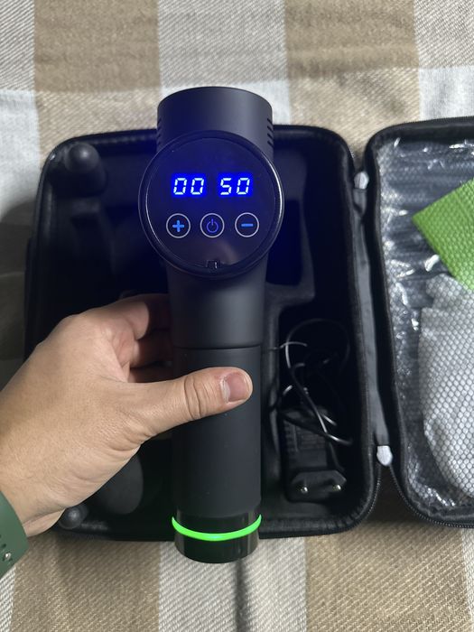 Продам Пістолет масажний EasyFit Percussio з 6 насадками