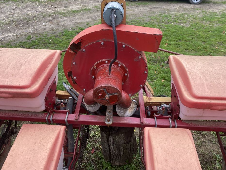 Сівалка точного висіву Супн -8