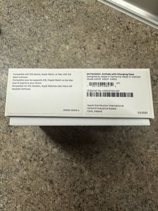 Продам наушник AirPods 2 правый с кейсом А 2031