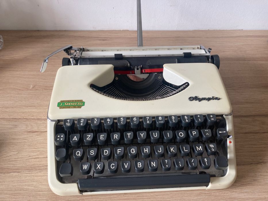 Máquina de escrever  **  Olympia