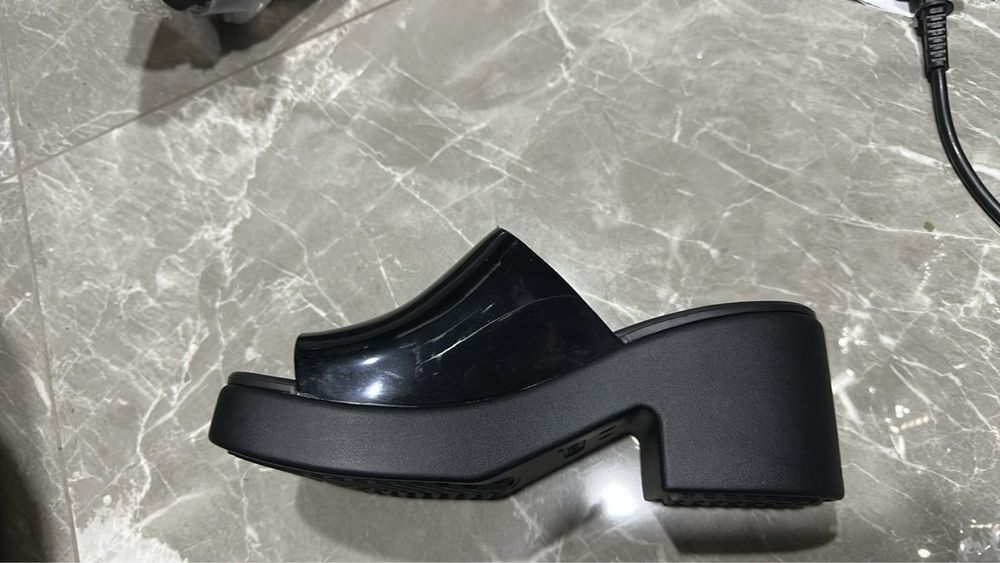 Жіночі шльопанці сабо Crocs Brooklyn slide high shine heel W9