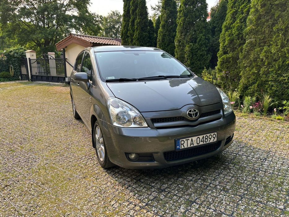 Toyota Corolla Verso 2004 – 1.8 benzyna, 7-osobowa,