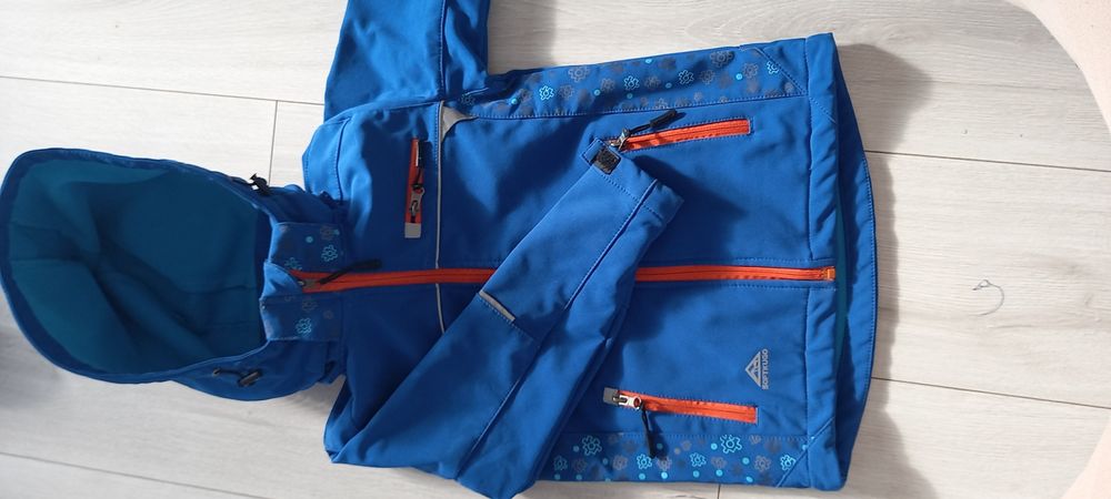 Kurtka Softshell na wiosnę lub jesień