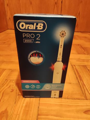 Escova de Dentes Elétrica Oral-B Pro 2 2000S