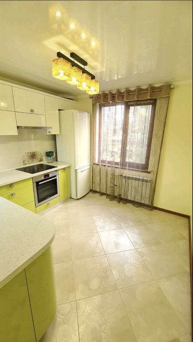 Продам квартиру в Доме учителя