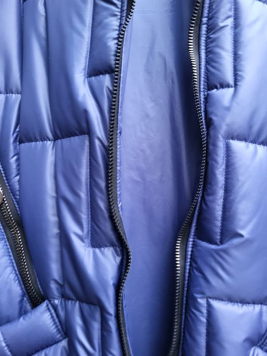 Куртка  тёплая,  синяя на молнии