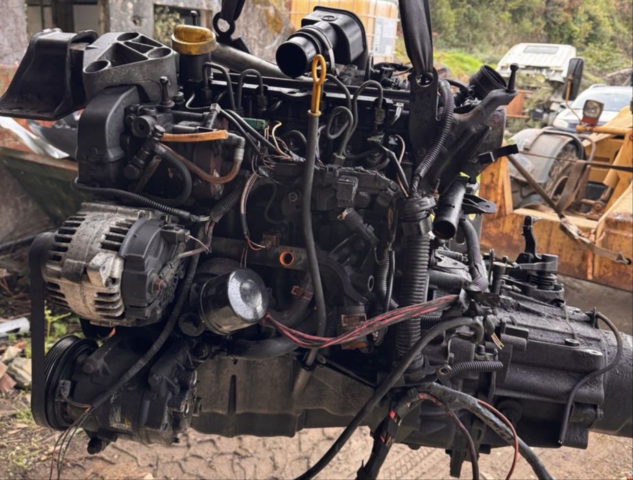 Motor Renault 1.5 DCi de 2004 motor de arranwue atraz