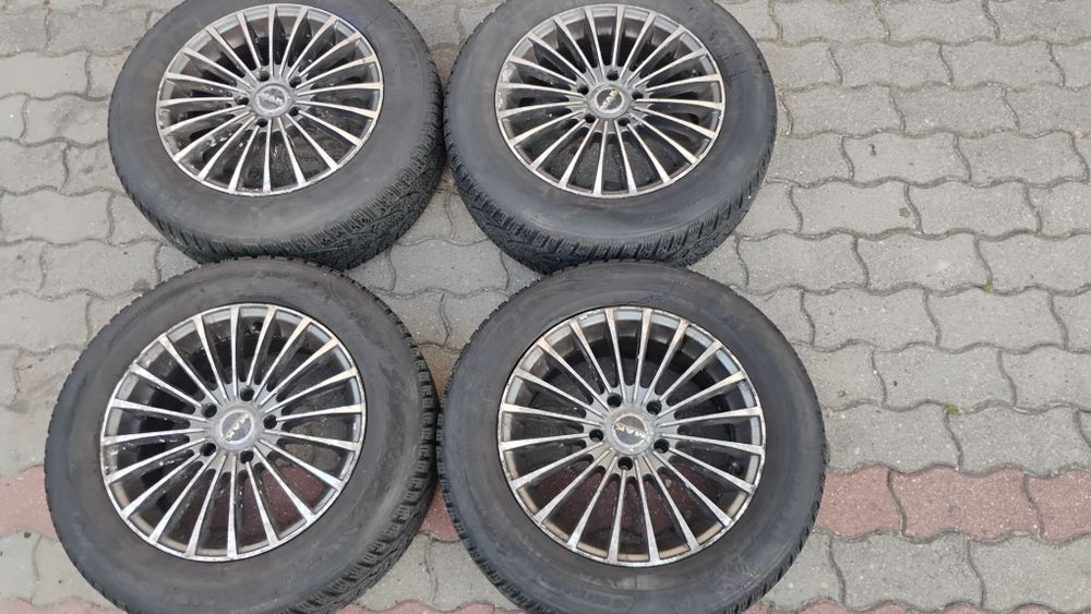 Alufelgi z oponami zimowymi 16" 5X114,3  215/60/16" cena za komplet.