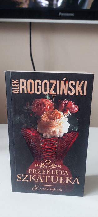 Książka pt Przeklęta szkatułka