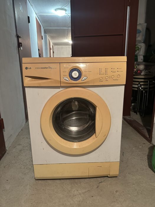 Продам пральну машину LG