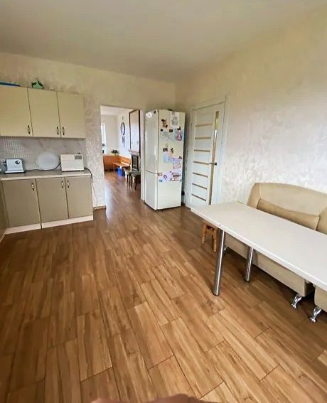 Продаж двоповерхового будинку з ділянкою 25 с