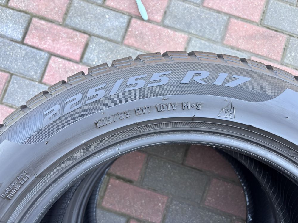 Dwie Pirelli Sottozero 3 225/55 R17 XL 2022 rok 6,5mm Zimowe