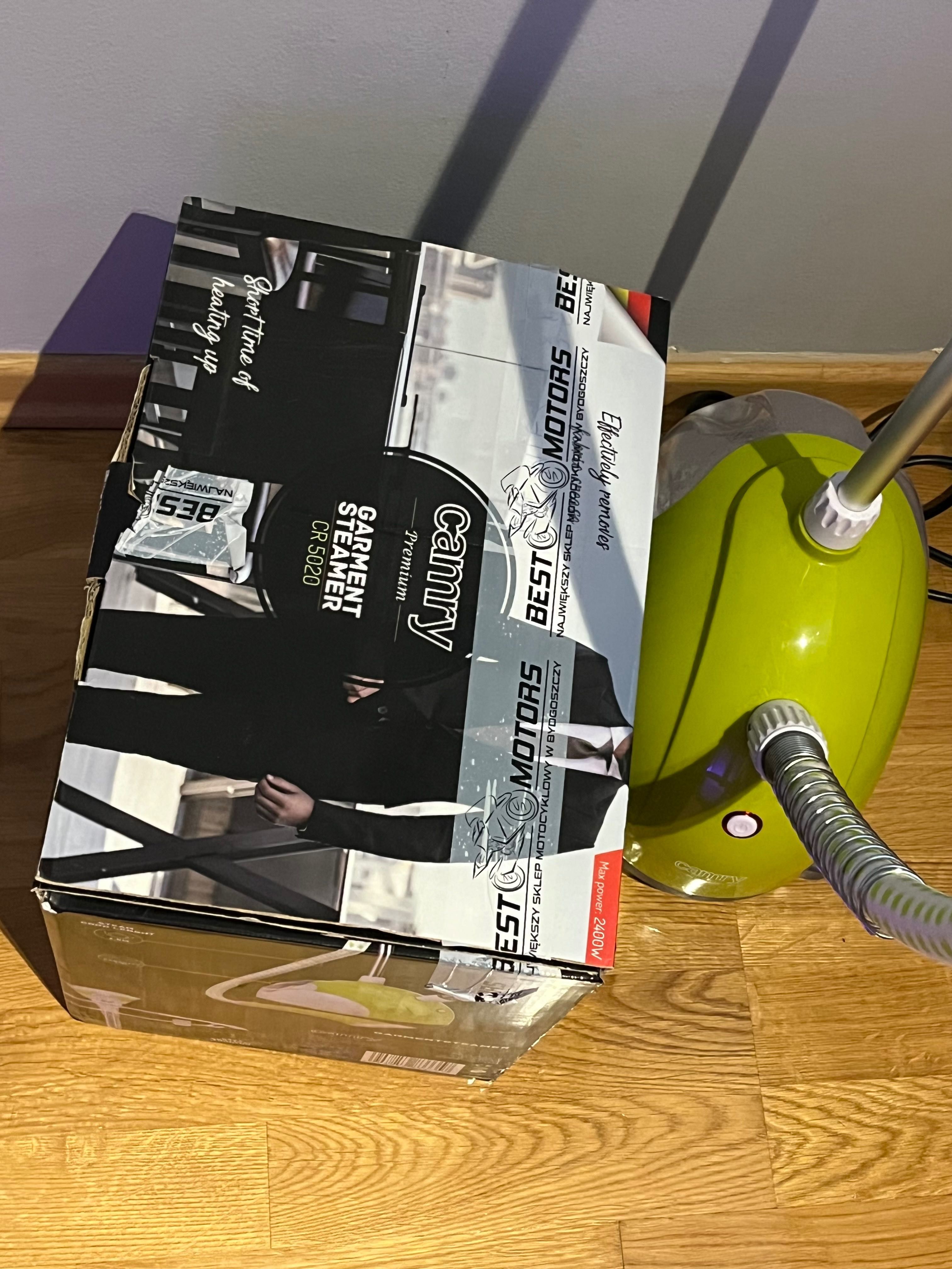 Garment steamer in excellent condition. 
Barely used.