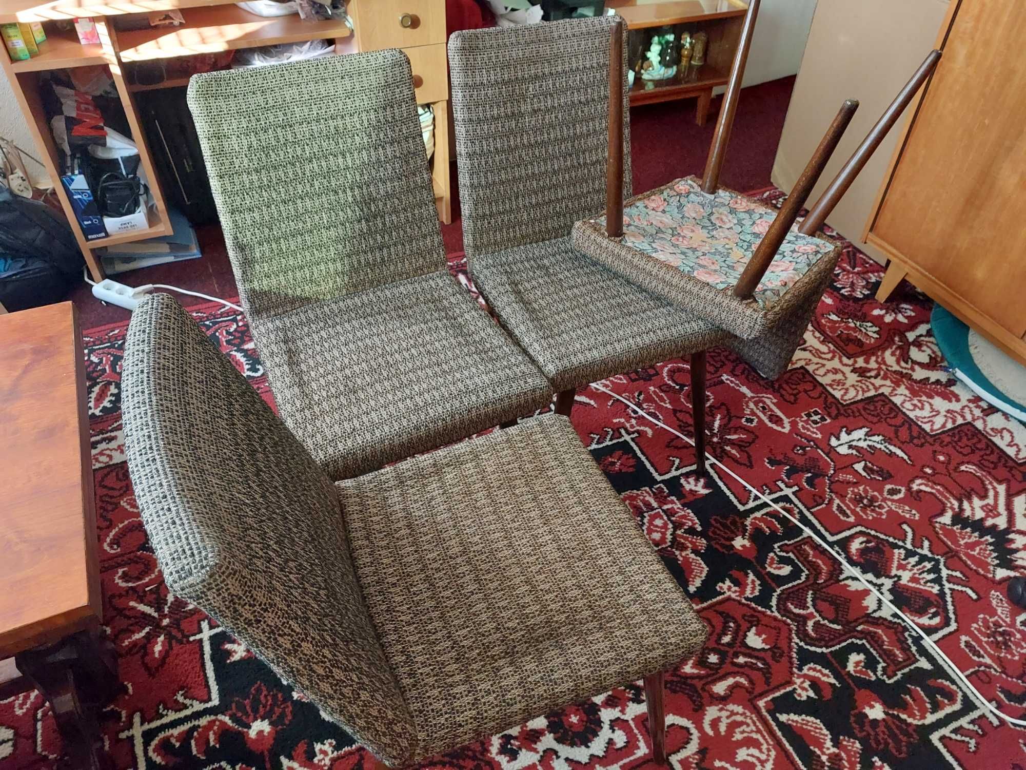 Cztery krzesła z PRL lata 80-te