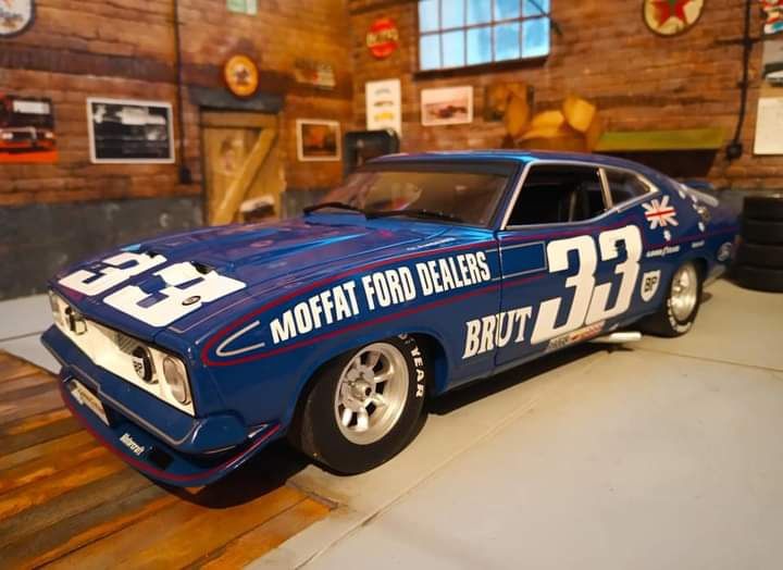 1:18 AutoArt Ford Falcon XB GT Racing Car "Brut 33" Allan Moffat