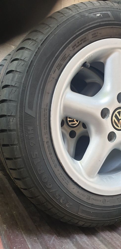 Flegi aluminiowe 15 volkswagen Golf 5 opony letnie 205/60/15