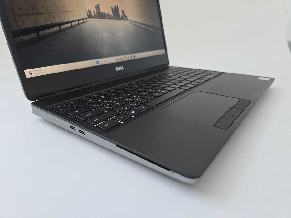 Dell Precision 7550 I7 10750H/RAM 16GB/SSD 256GB/WIN 11 Pro