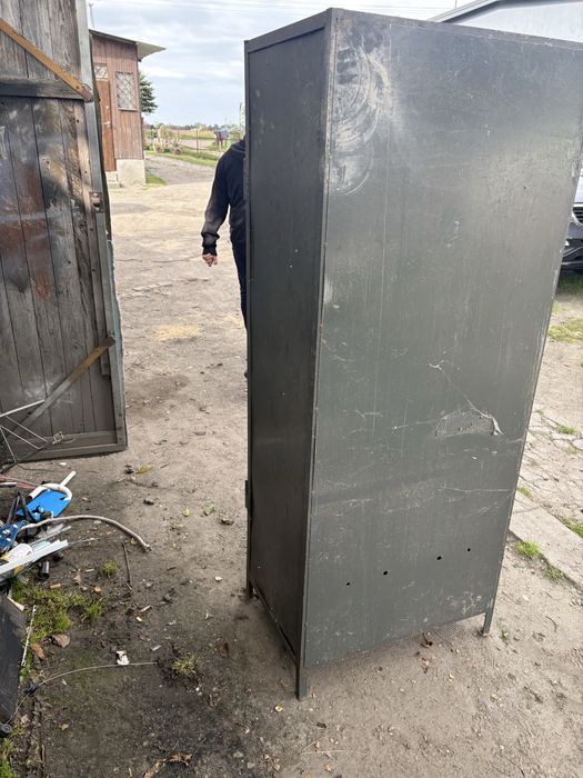 Szafa   metalowa nie wysylam odbior osobisty