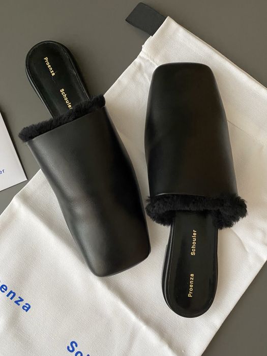 Proenza schouler нові мюлі на овчині 37