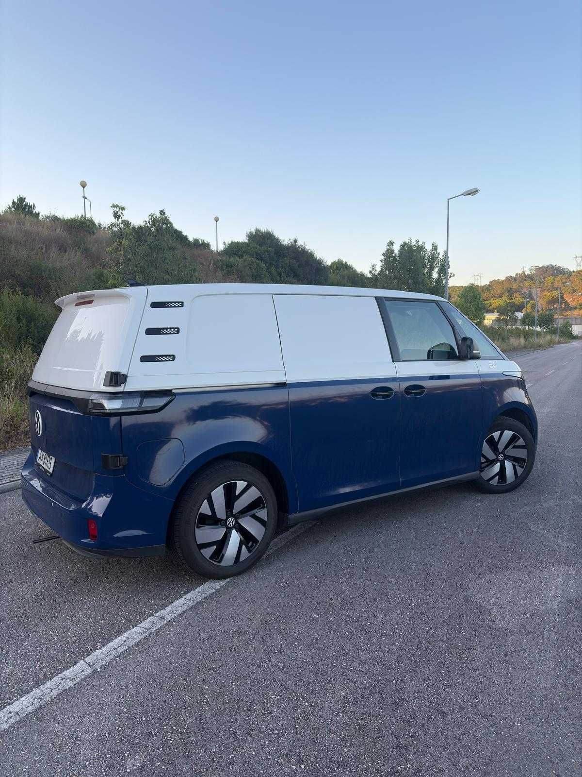 Volkswagen ID. Buzz Cargo First Edition (04/20) – Azul/Branco