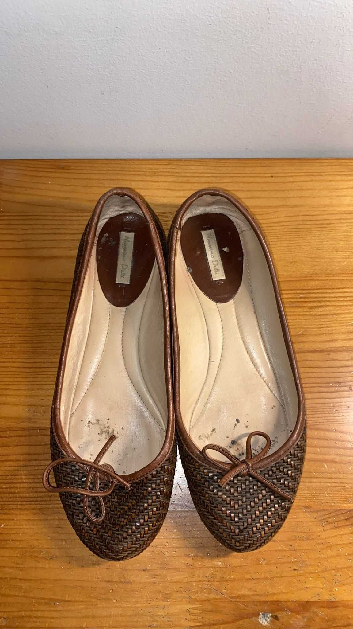 Varios Sapatos número 39, cada par 15 euros