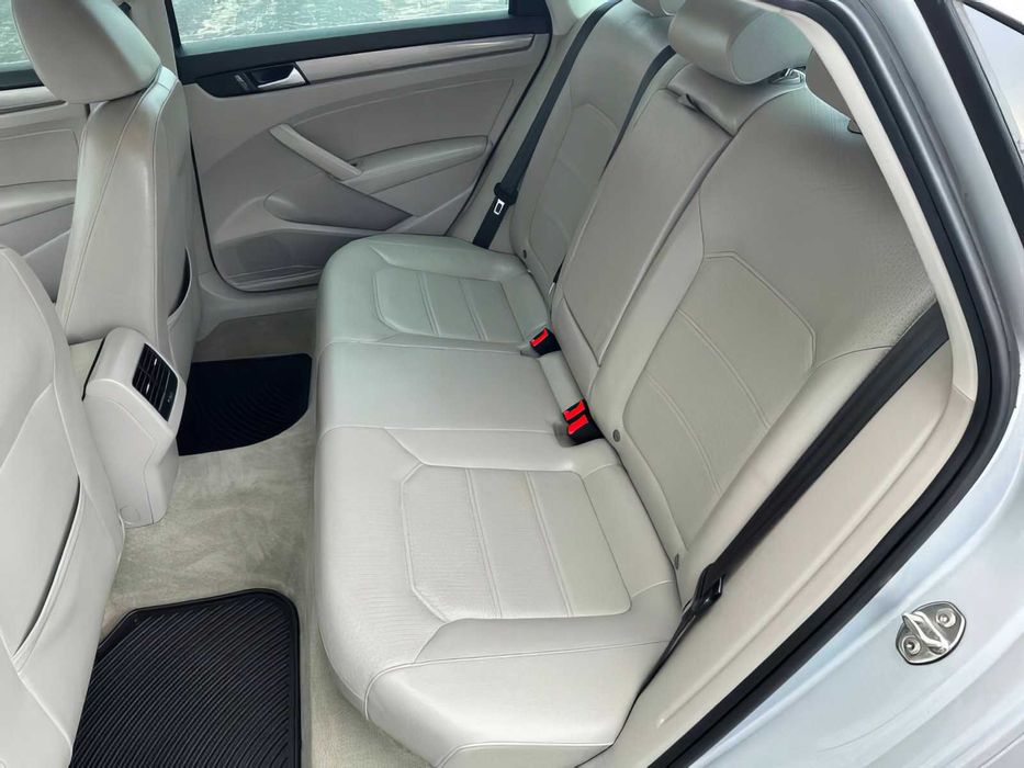 Volkswagen Passat      2015