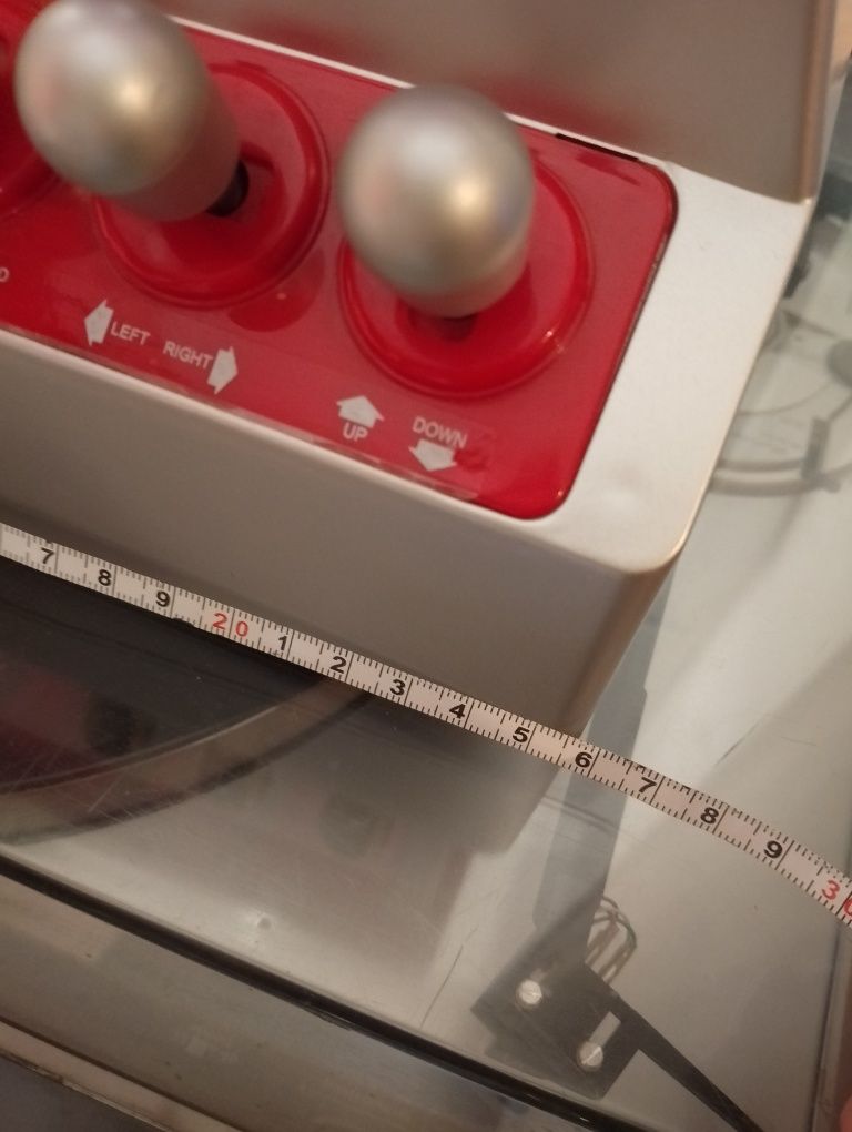 Maszyna robot automat łapacz do wyciągania zabawek słodyczy