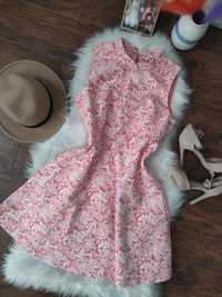 Yumi Cudowna sukienka Rozkloszowana pastela haftowana 
Rozmiar L