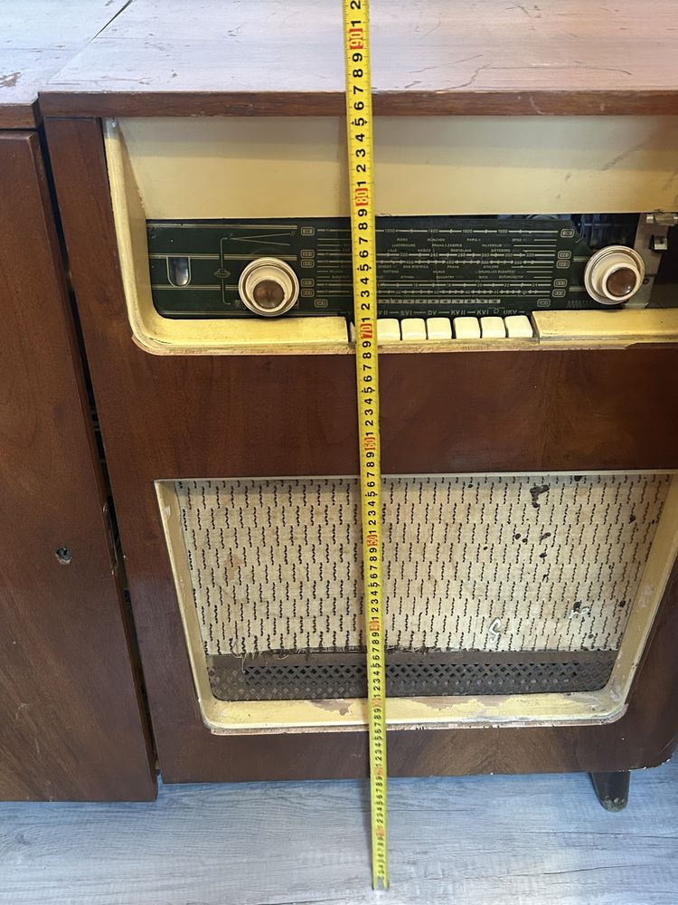 Stara radiola do renowacji