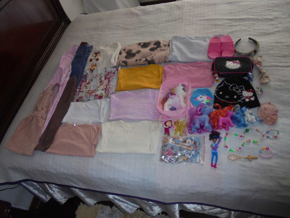 lote de roupa de menina os chinelos cor de rosa