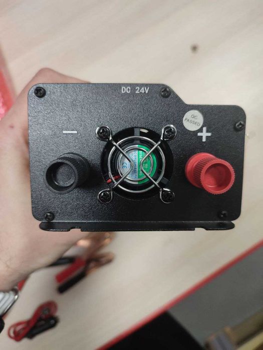 Інвертор з модиіфкованою синусоїдою 24V 900W на дві розетки