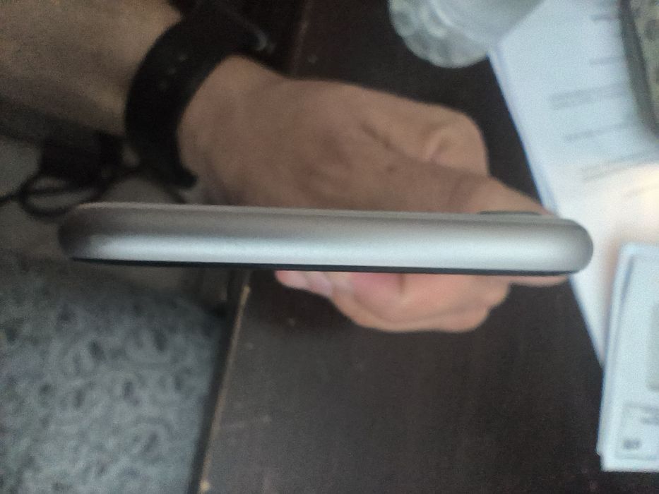 iPhone SE 2020 (A13 Bionic) 128GB - Impecável