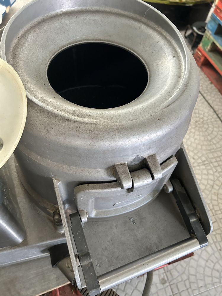 Maquina de descascar batatas
