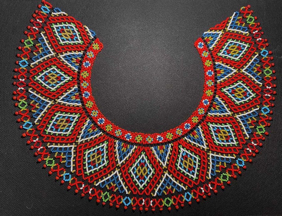 Червона силянка з чеського бісеру, намисто, вироби з бісеру