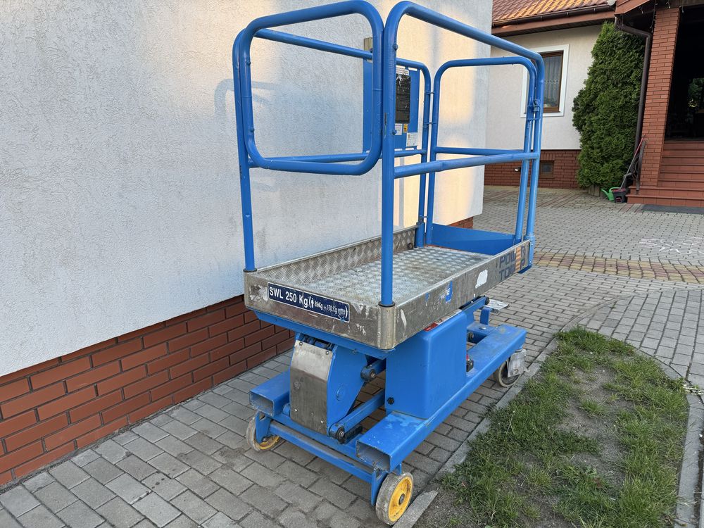 Podnośnik osobowy masztowy podest ruchomy zwyżka Power Tower pionowy